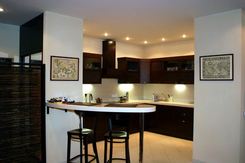 точечные светильники на кухне