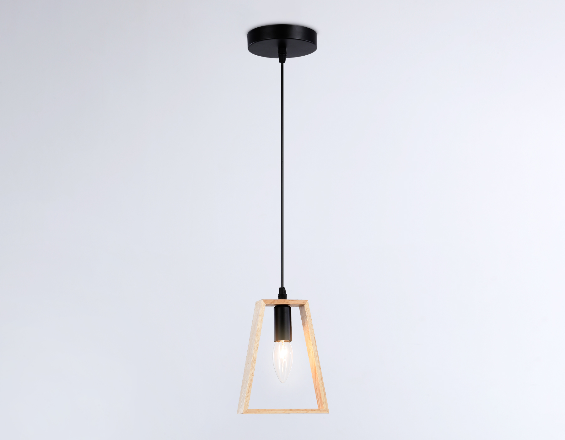 Подвесной светильник Ambrella light TRADITIONAL TR80497 Подвесной светильник Ambrella light TRADITIONAL TR80497