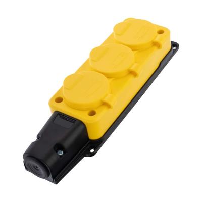 Розетка каучуковая 3 гнезда с крышкой (колодка REXANT 111-126