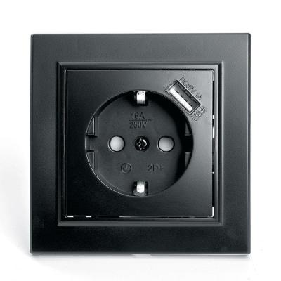 Розетка 2P+PE/USB со шторками Stekker Эрна черный 39480 Розетка 2P+PE/USB со шторками Stekker Эрна черный 39480